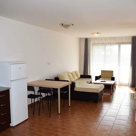 Apartment Old *